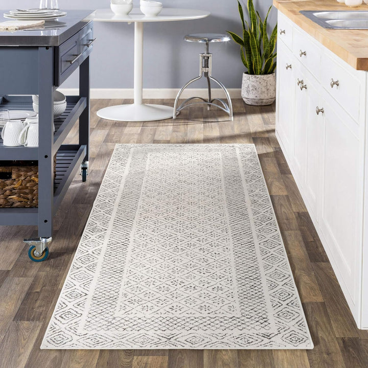 Melodie Boho Farmhouse Area Rug, Beige