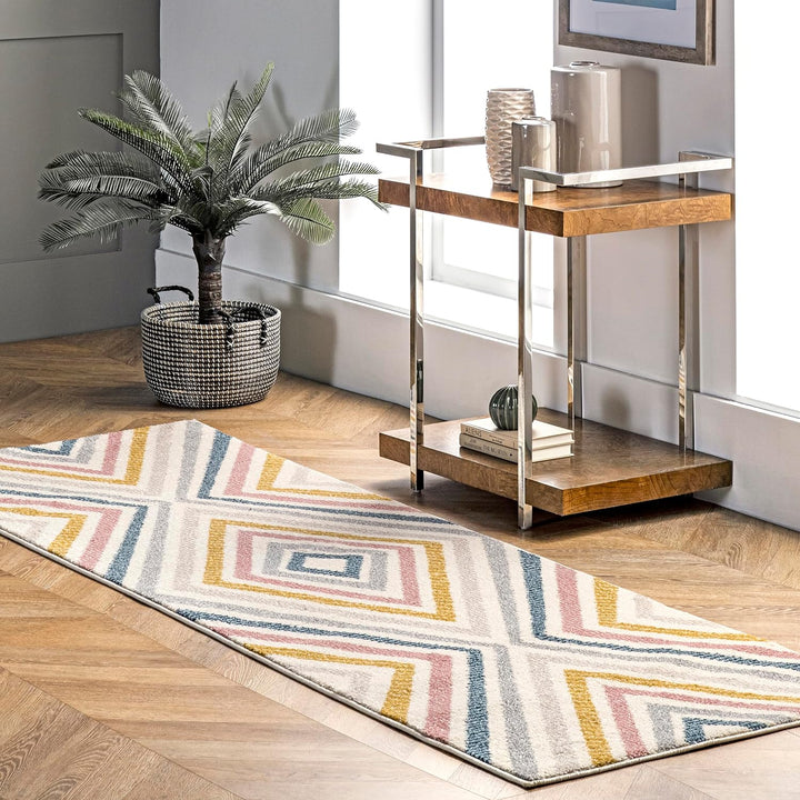 Neveah Contemporary Chevron Area Rug