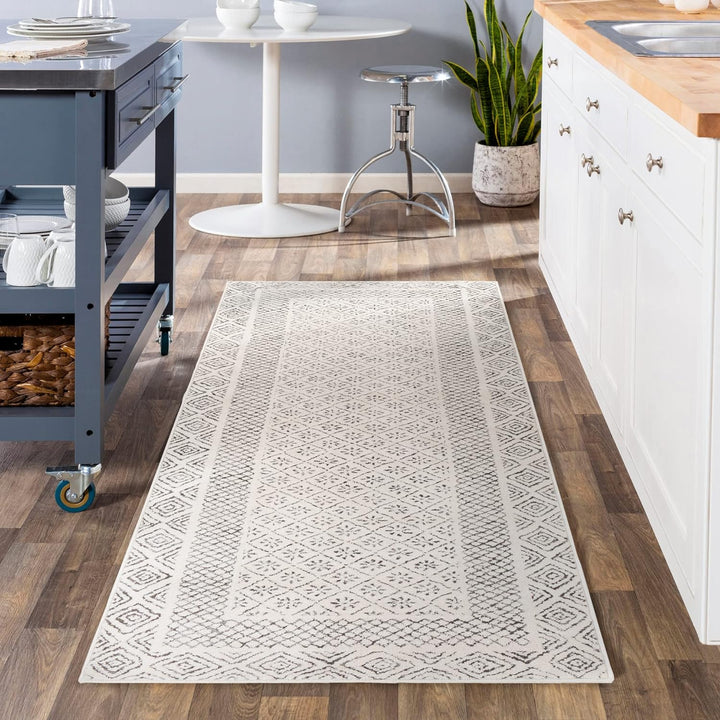 Melodie Boho Farmhouse Area Rug, Beige