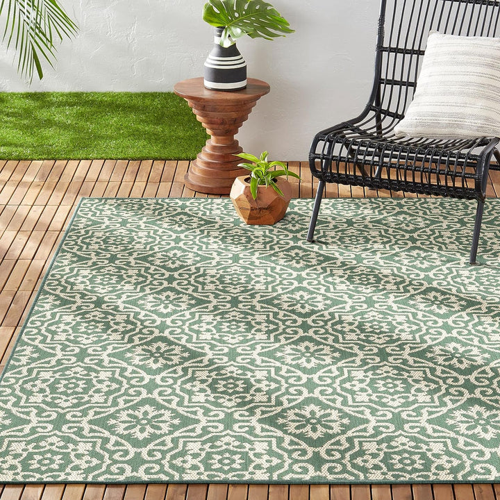 Patio Country Danica Transitional Geometric Indoor/Outdoor Area Rug