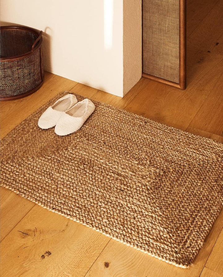 Handwoven Jute Area Rug - 6x9 Feet Natural Yarn - Rustic Vintage Beige Braided Reversible Rectangular Rugs for Bedroom - Kitchen - Living Room - Farmhouse (6' x 9')